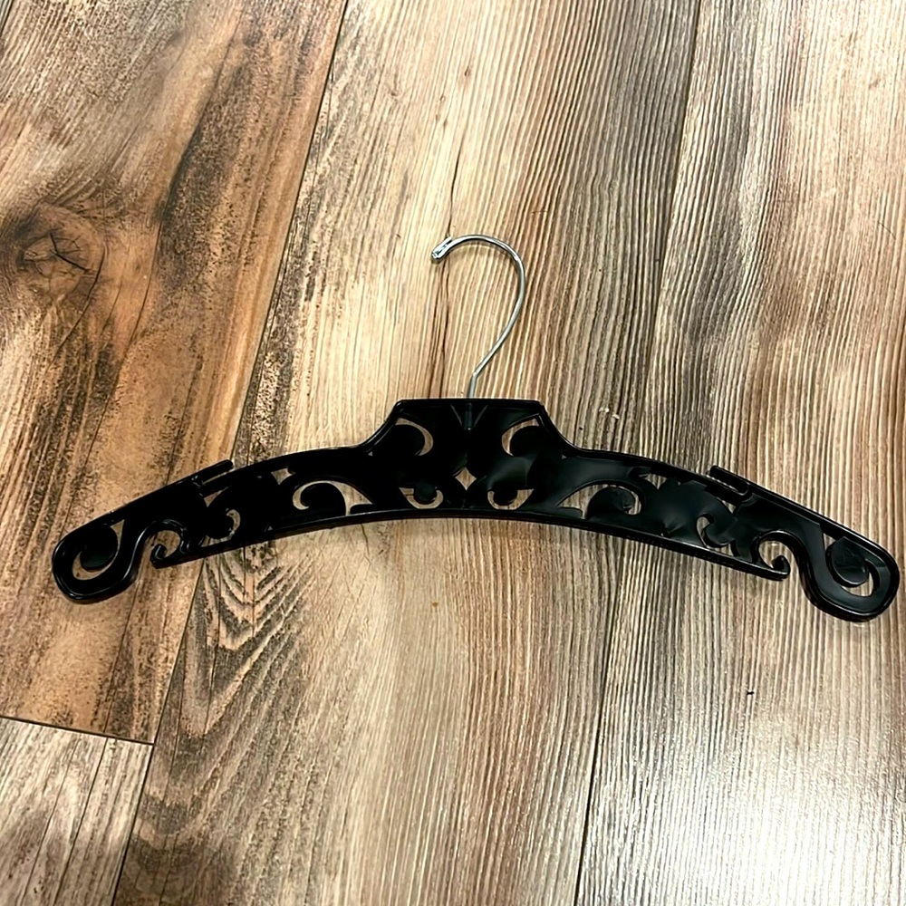 Boutique Hangers 120